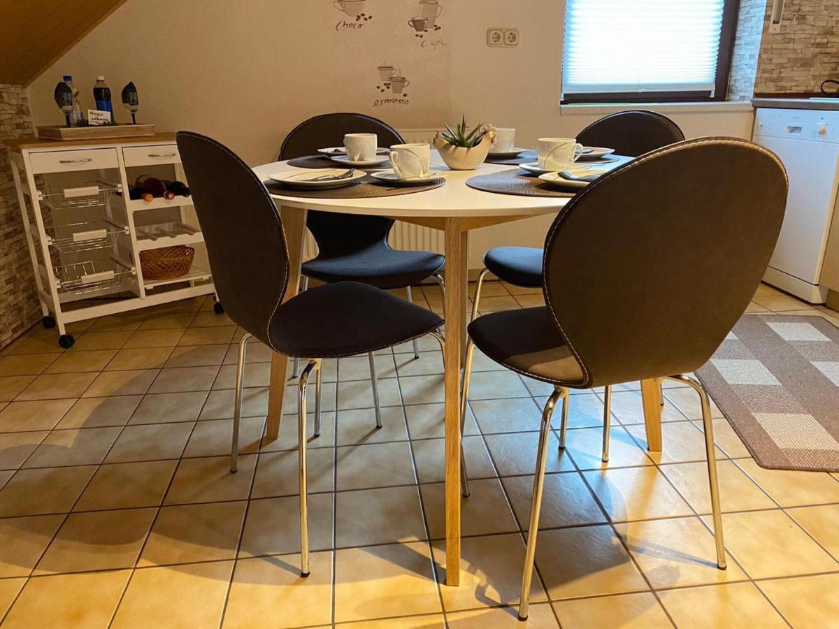 Cozy Apartment In Merlsheim With Garden Nieheim Exteriör bild